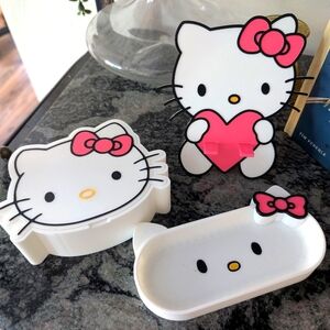 Hello Kitty White and Pink Storage Set
